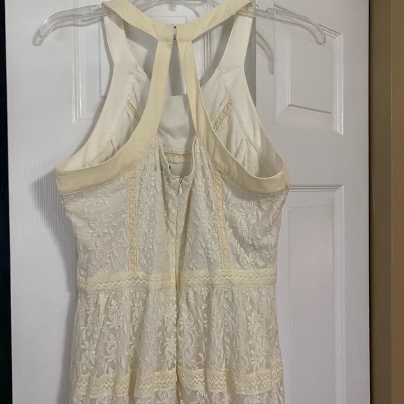 Off white halter lace detail dress - Picture 2 of 4
